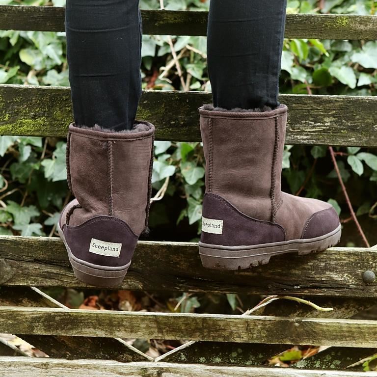 sheepskin outdoor boots
