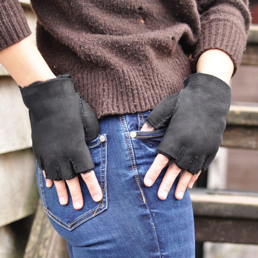 British Made Sheepskin Fingerless Gloves for Ladies - Chestnut