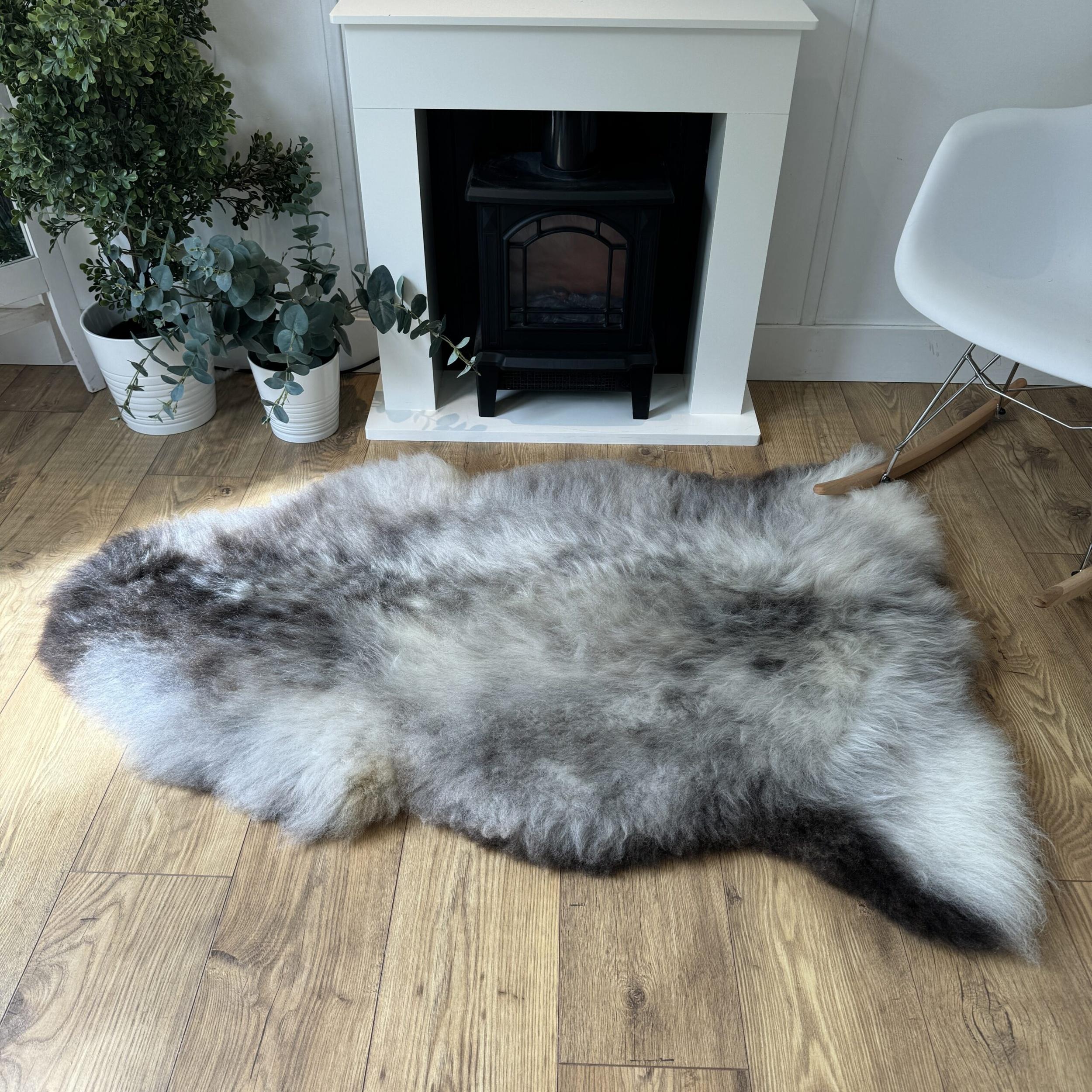 XL Giant 100 British Whole Fleece Herdwick Sheepskin Rug (134cm x 82cm) Sheepskin.co.uk